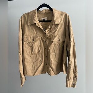 Women’s button up top